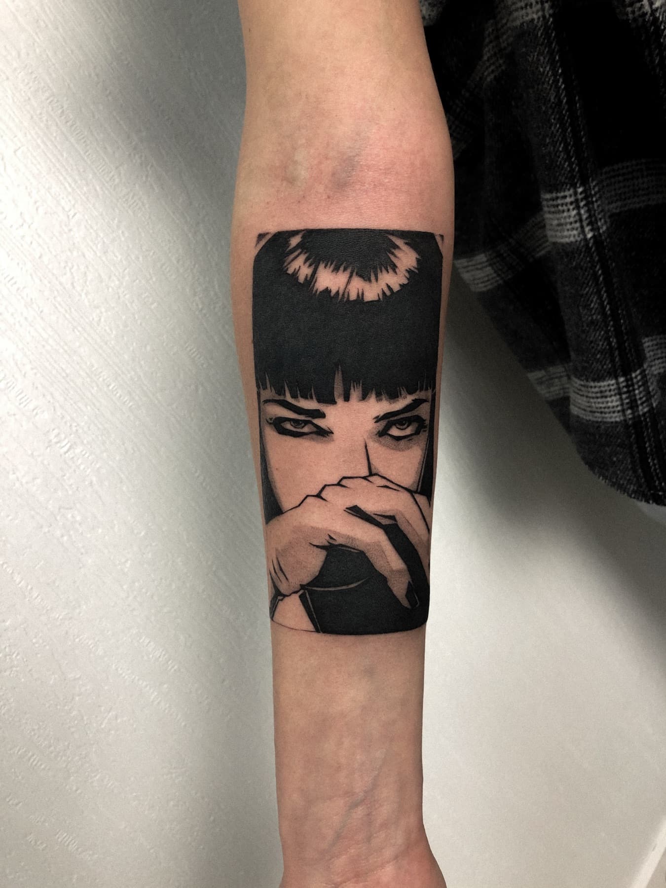 Grafisches Blackwork-Porträt-Tattoo